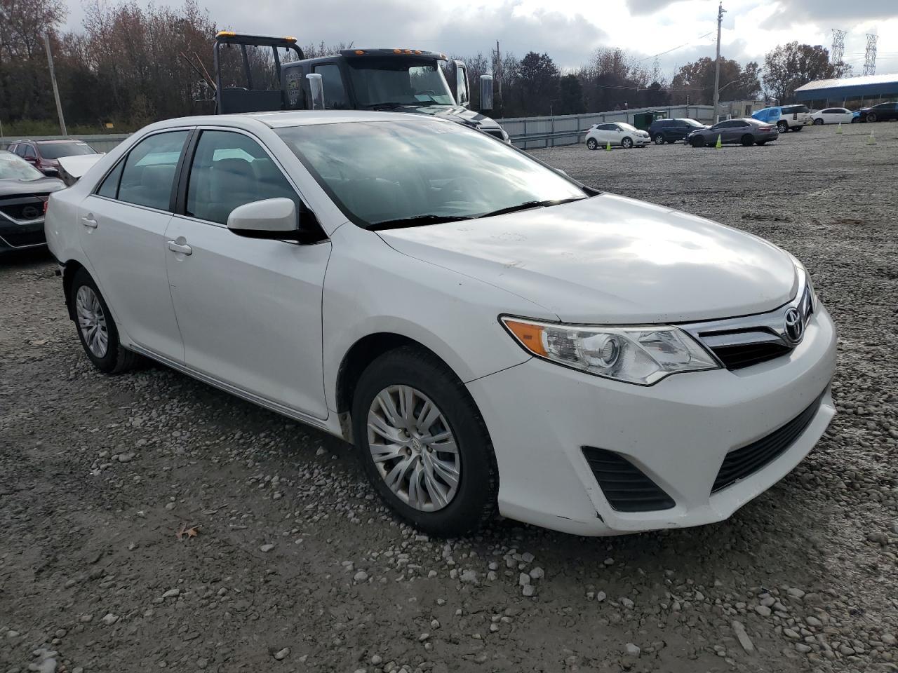 2014 TOYOTA CAMRY L - Фото 4