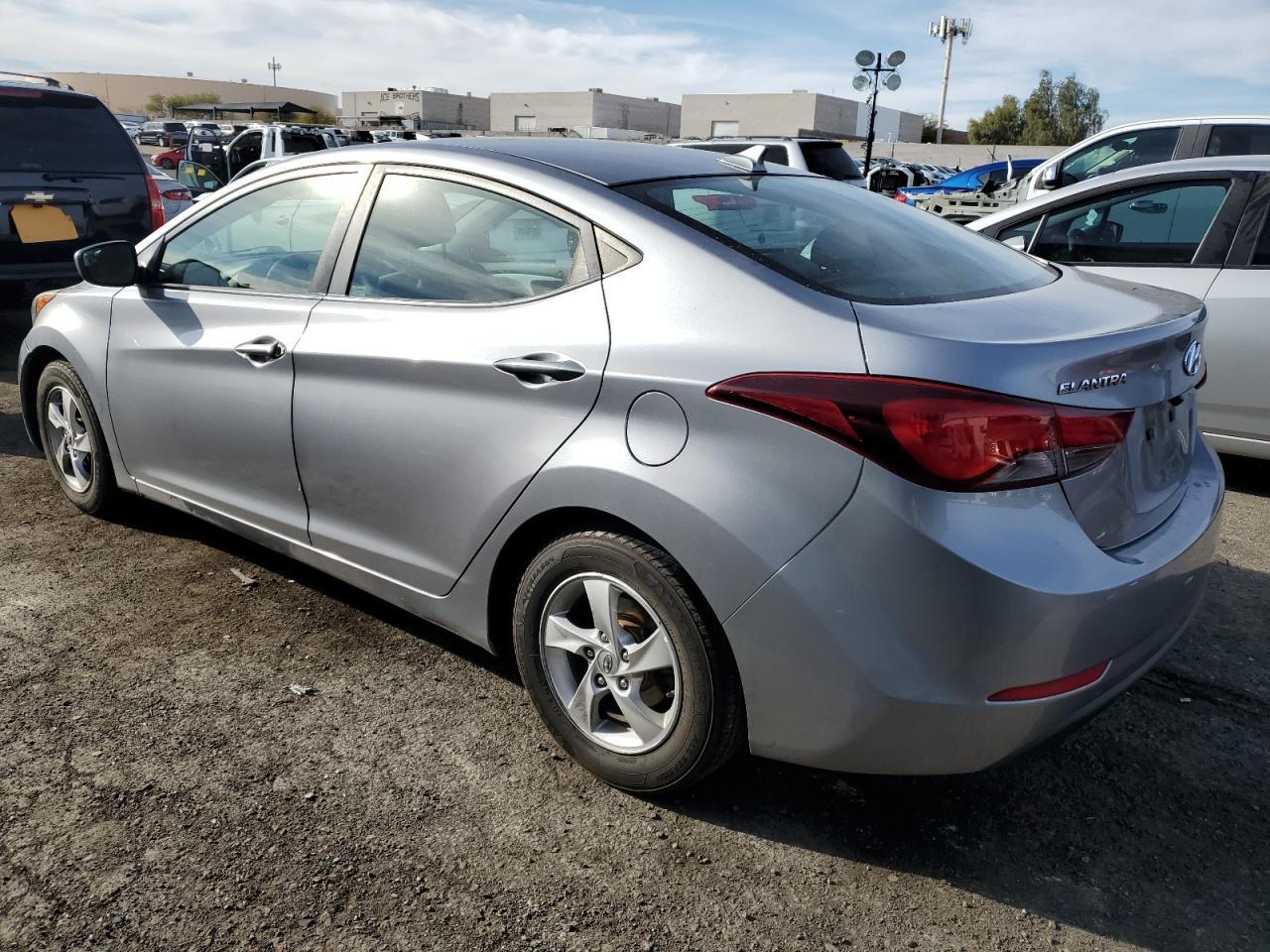 2015 HYUNDAI ELANTRA SE - Image 2