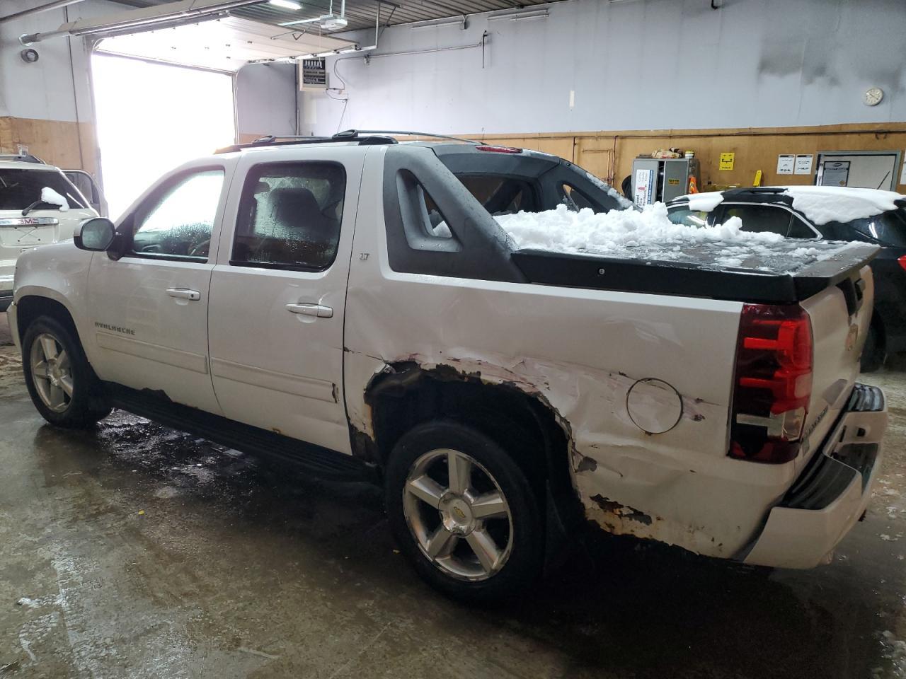 2012 CHEVROLET AVALANCHE - Image 2