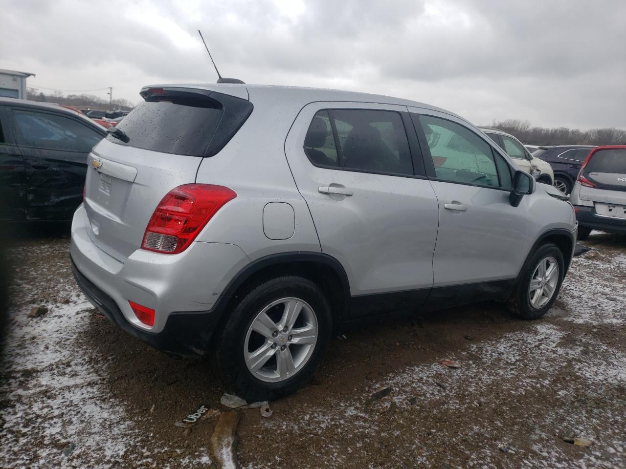 2021 CHEVROLET TRAX LS - Image 3