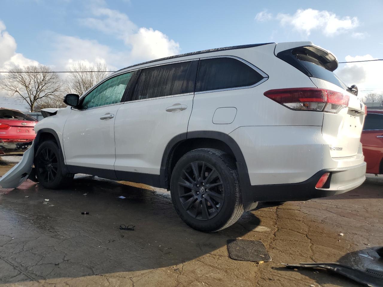 2019 TOYOTA HIGHLANDER - Image 2