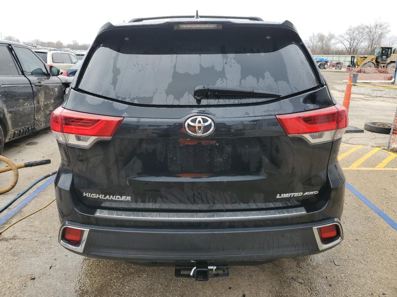 2019 TOYOTA HIGHLANDER - Image 6