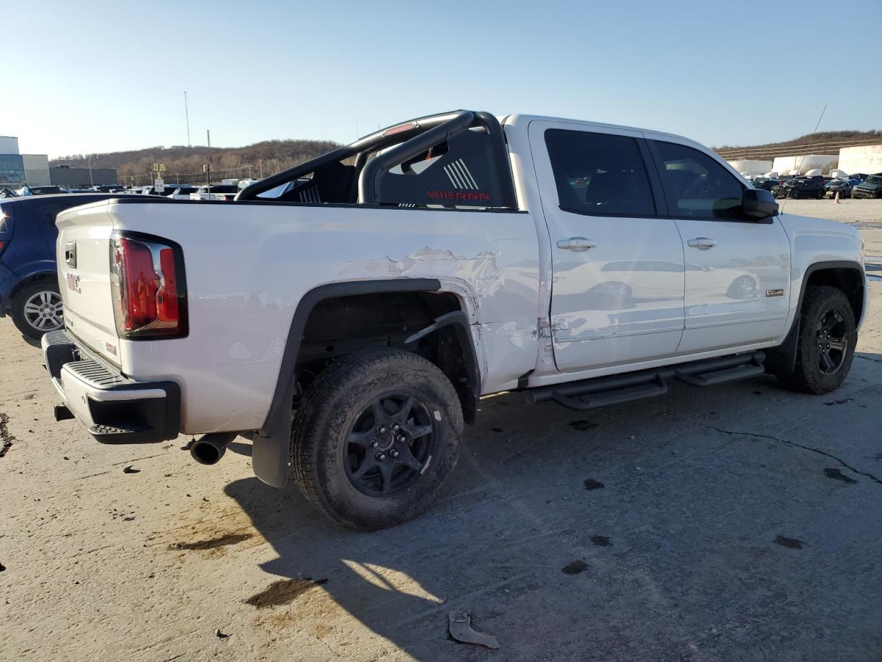 2018 GMC SIERRA K15 - Фото 3