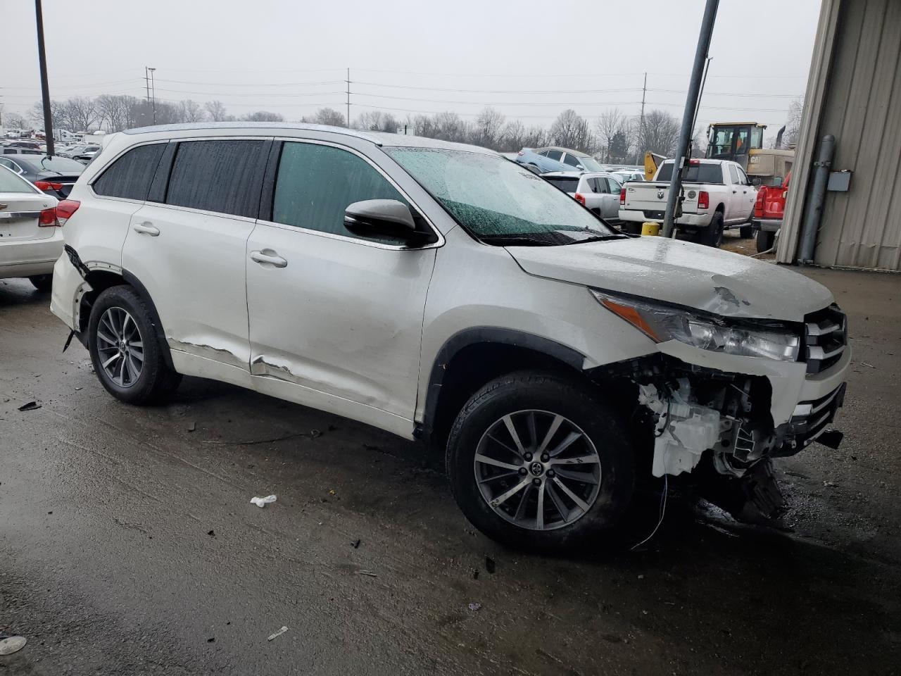 2018 TOYOTA HIGHLANDER - Image 4