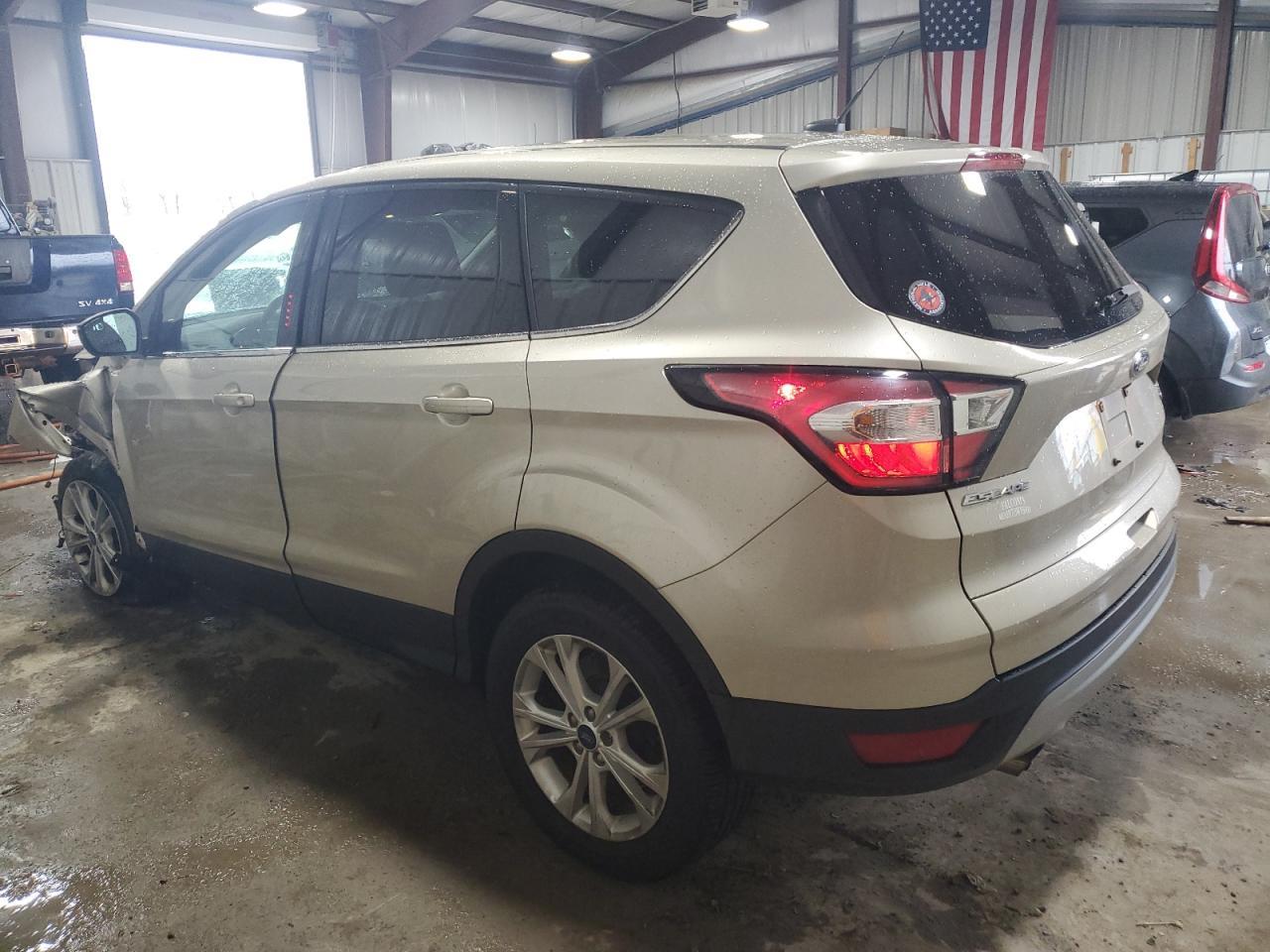 2017 FORD ESCAPE SE - Image 2