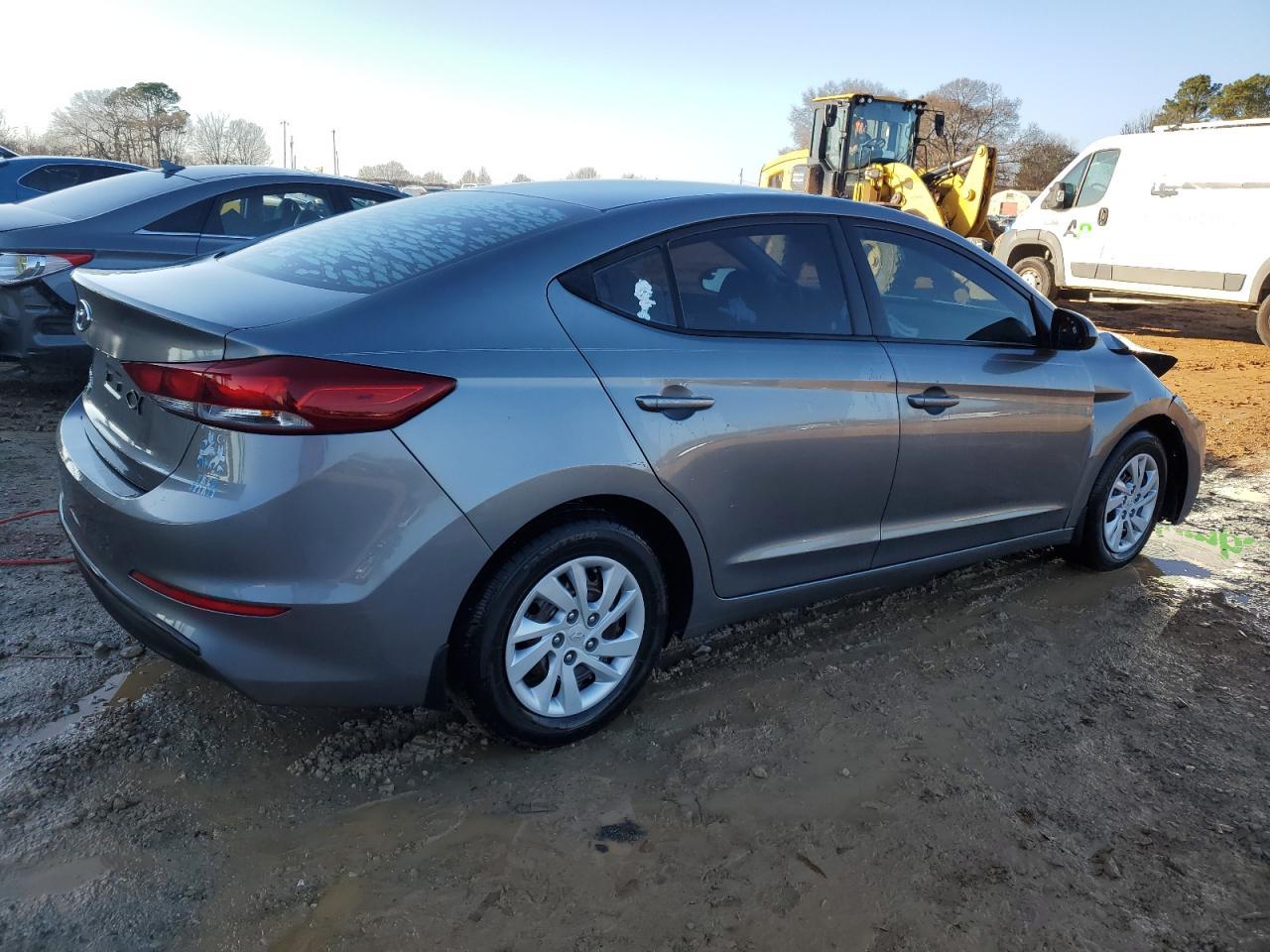 2018 HYUNDAI ELANTRA SE - Фото 3