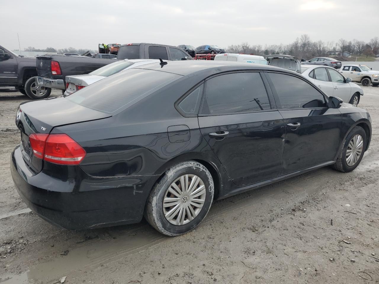 2014 VOLKSWAGEN PASSAT S - Фото 3