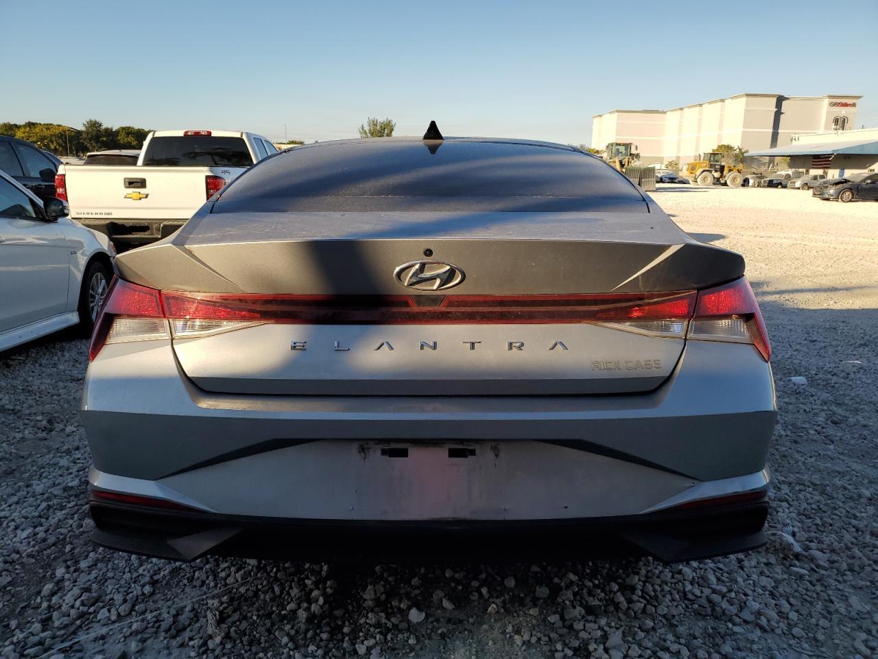 2023 HYUNDAI ELANTRA SE - Image 6