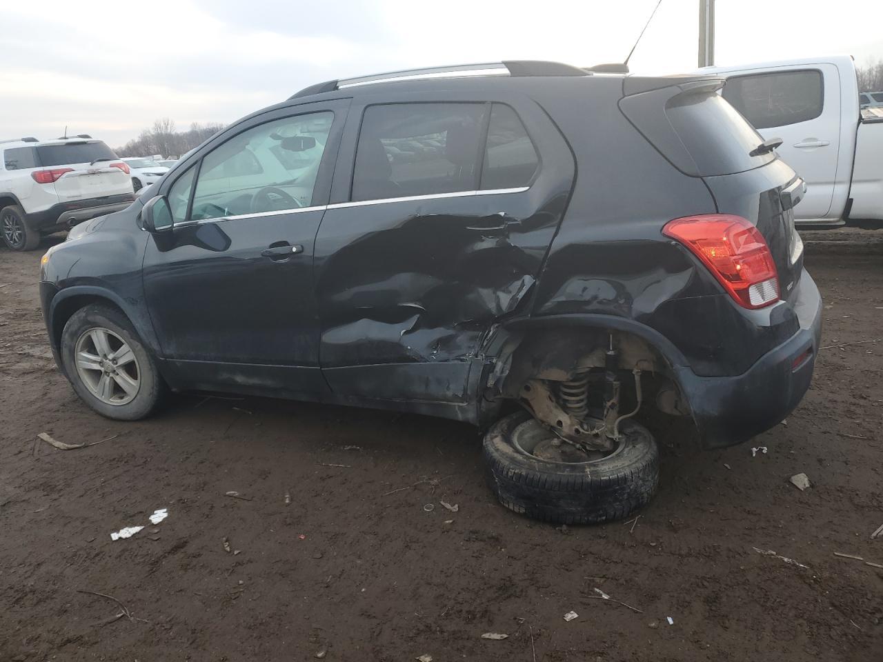 2015 CHEVROLET TRAX 1LT - Image 2
