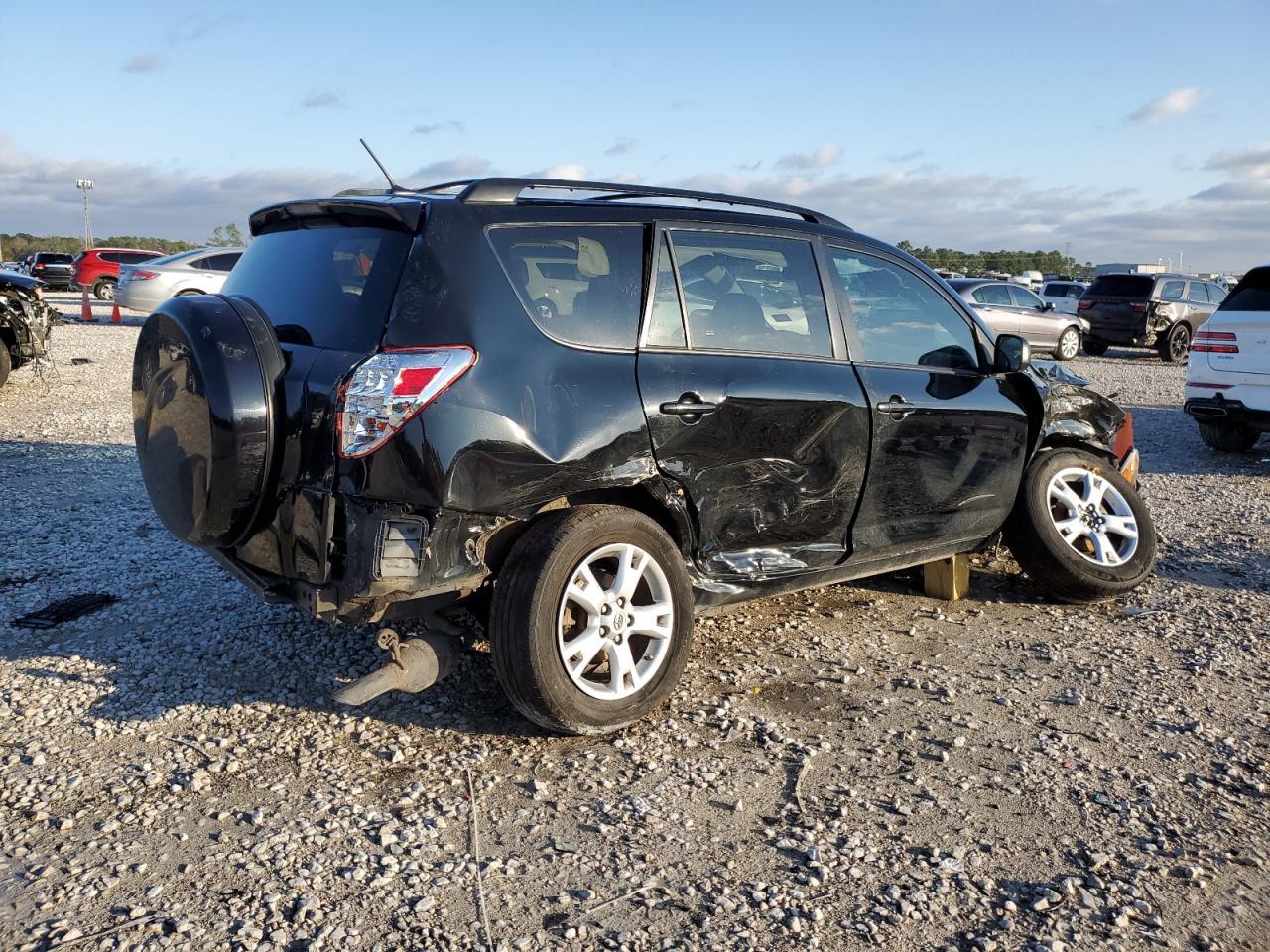 2011 TOYOTA RAV4 - Image 3