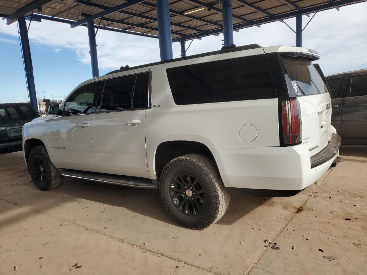 2016 GMC YUKON XL K - Фото 2