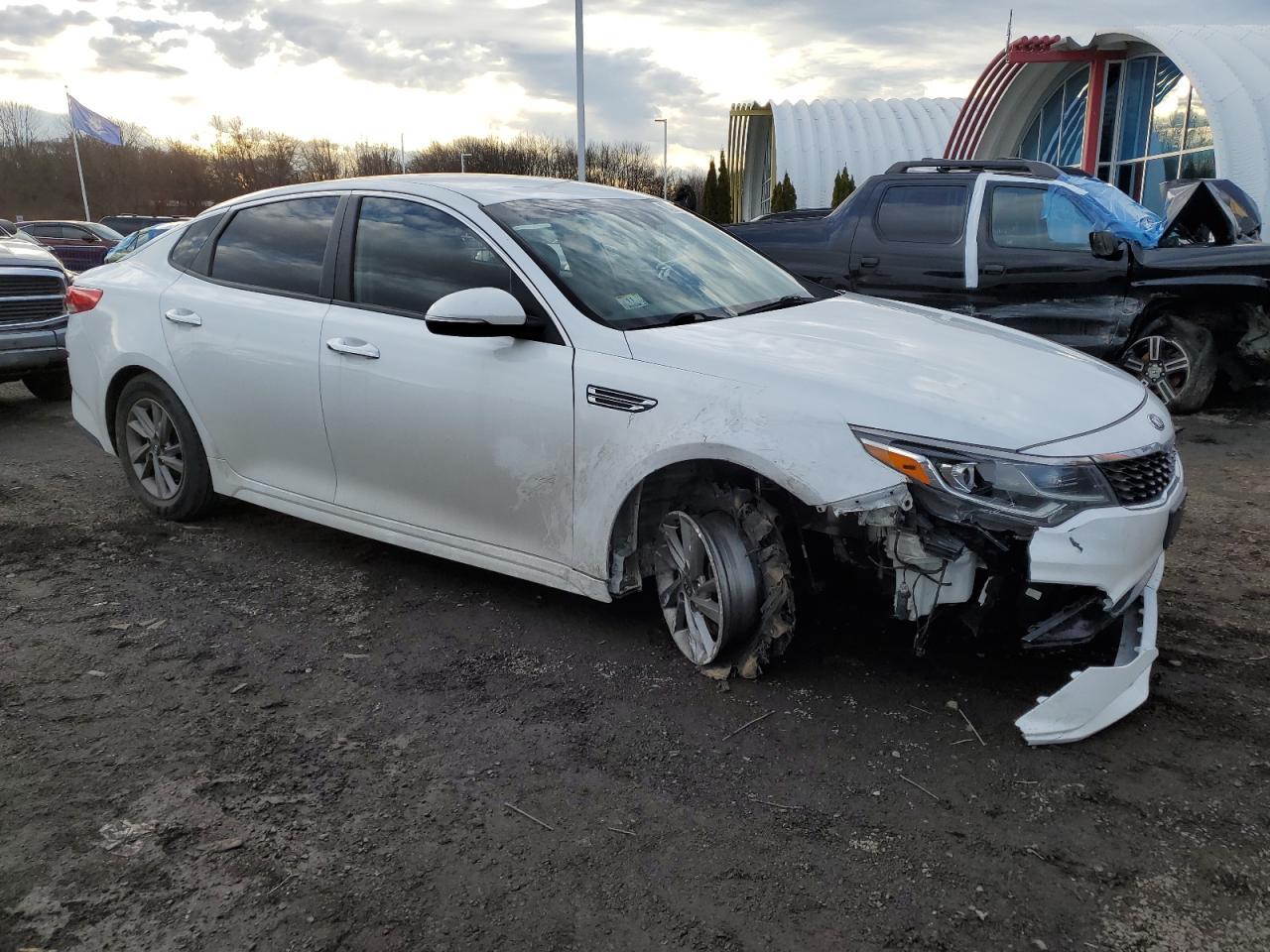 2020 KIA OPTIMA LX - Фото 4