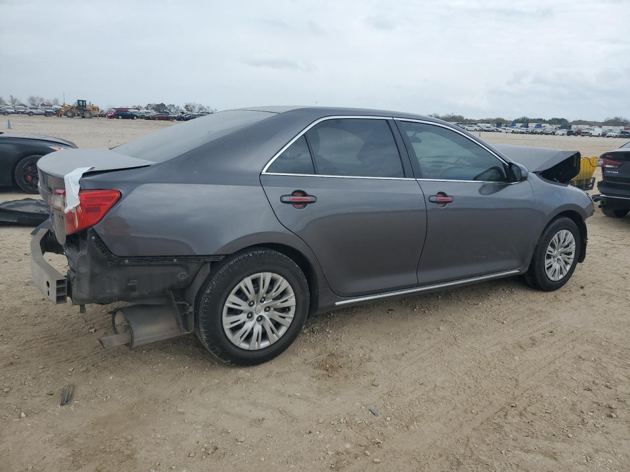 2014 TOYOTA CAMRY L - Image 3