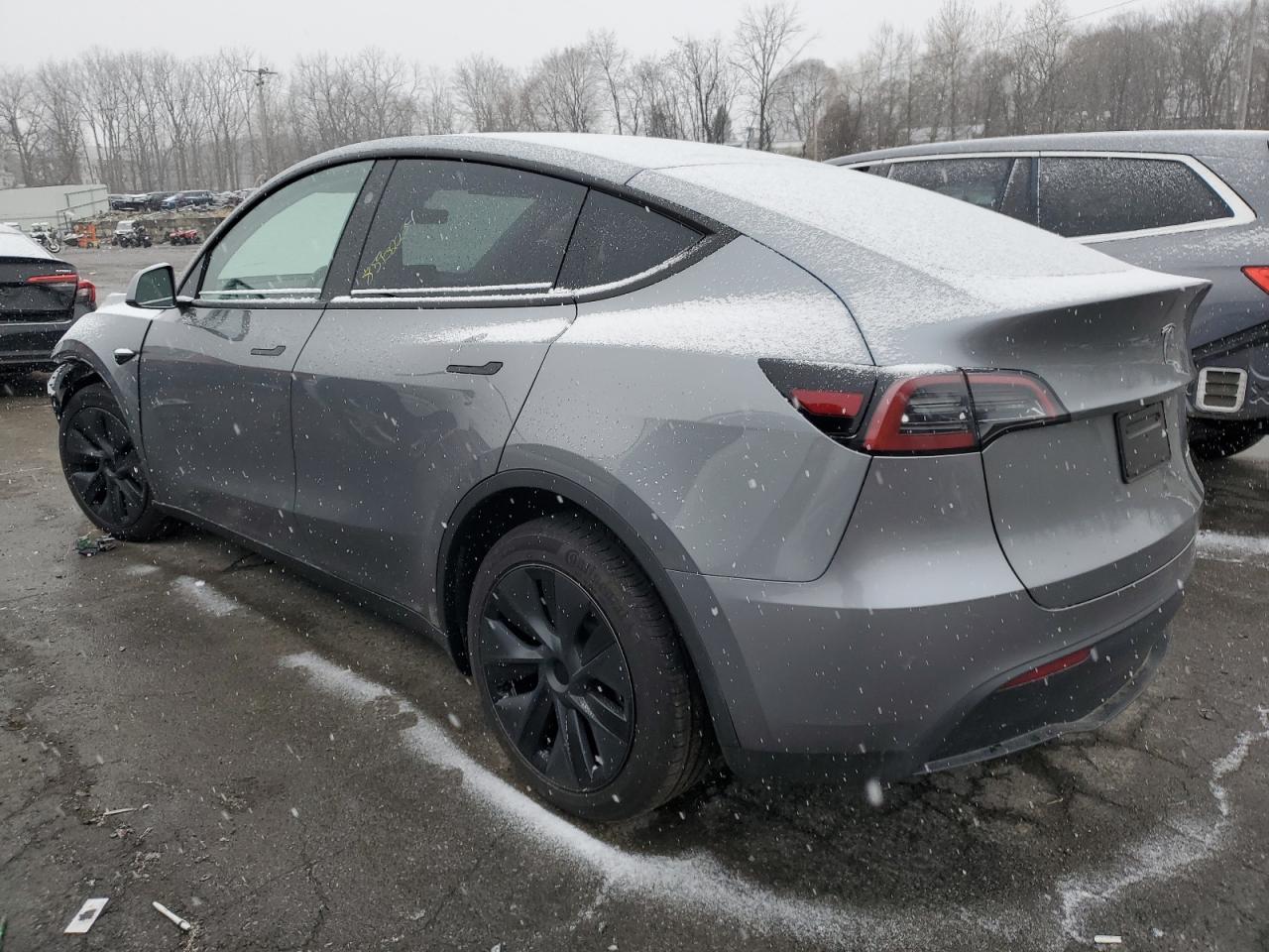 2024 TESLA MODEL Y - Image 2