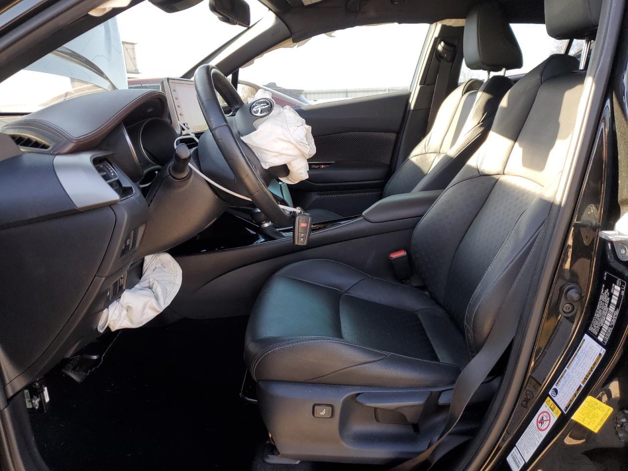 2019 TOYOTA C-HR XLE - Фото 7