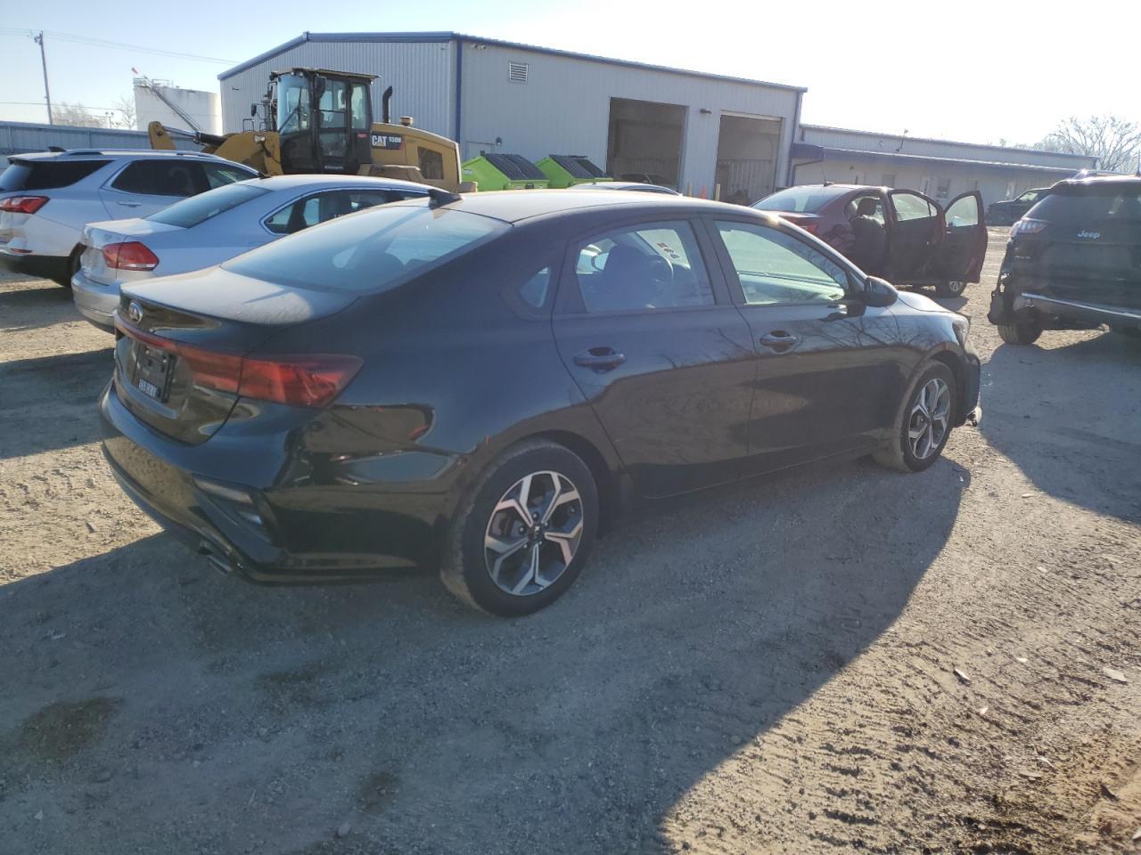 2021 KIA FORTE FE - Фото 3