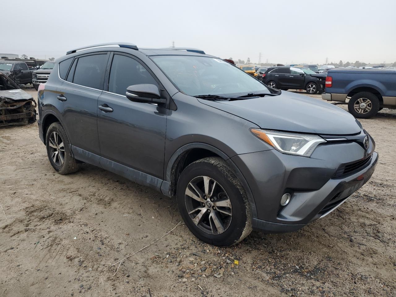 2017 TOYOTA RAV4 XLE - Фото 4