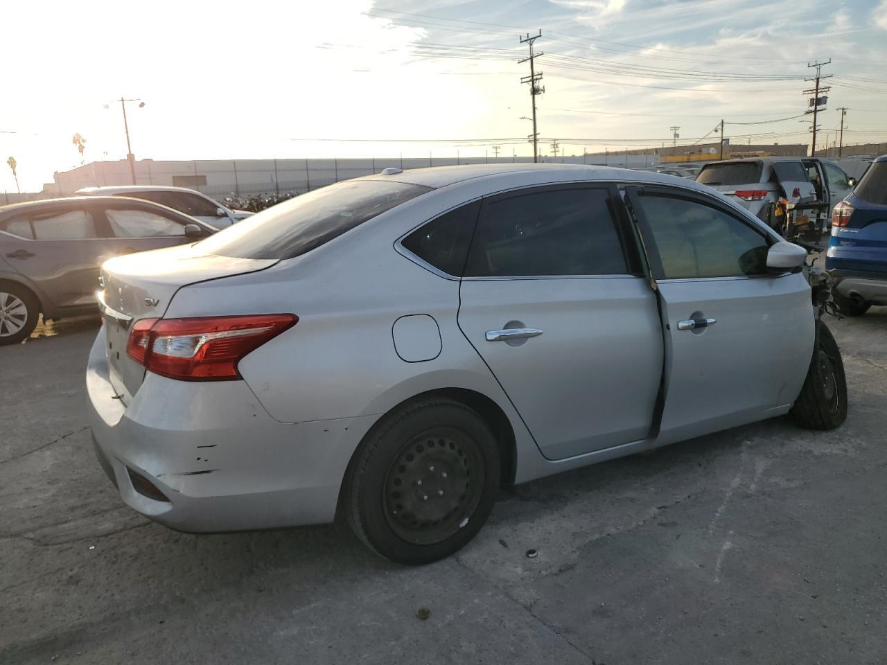 2017 NISSAN SENTRA S - Фото 3