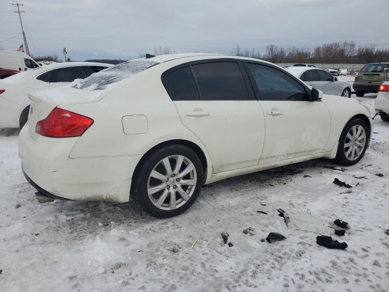 2012 INFINITI G37 - Image 3