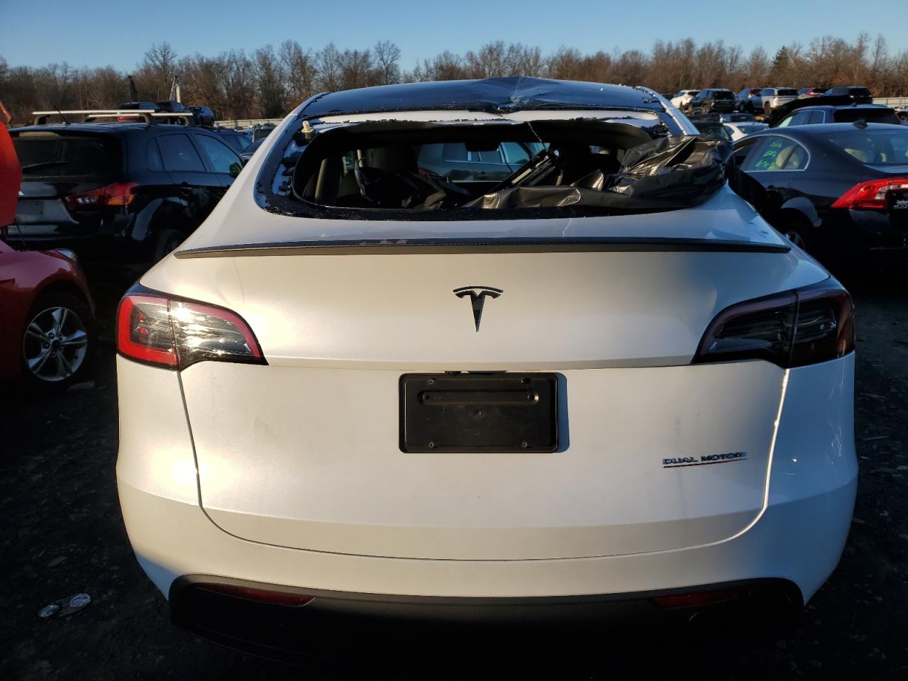 2024 TESLA MODEL Y - Фото 6