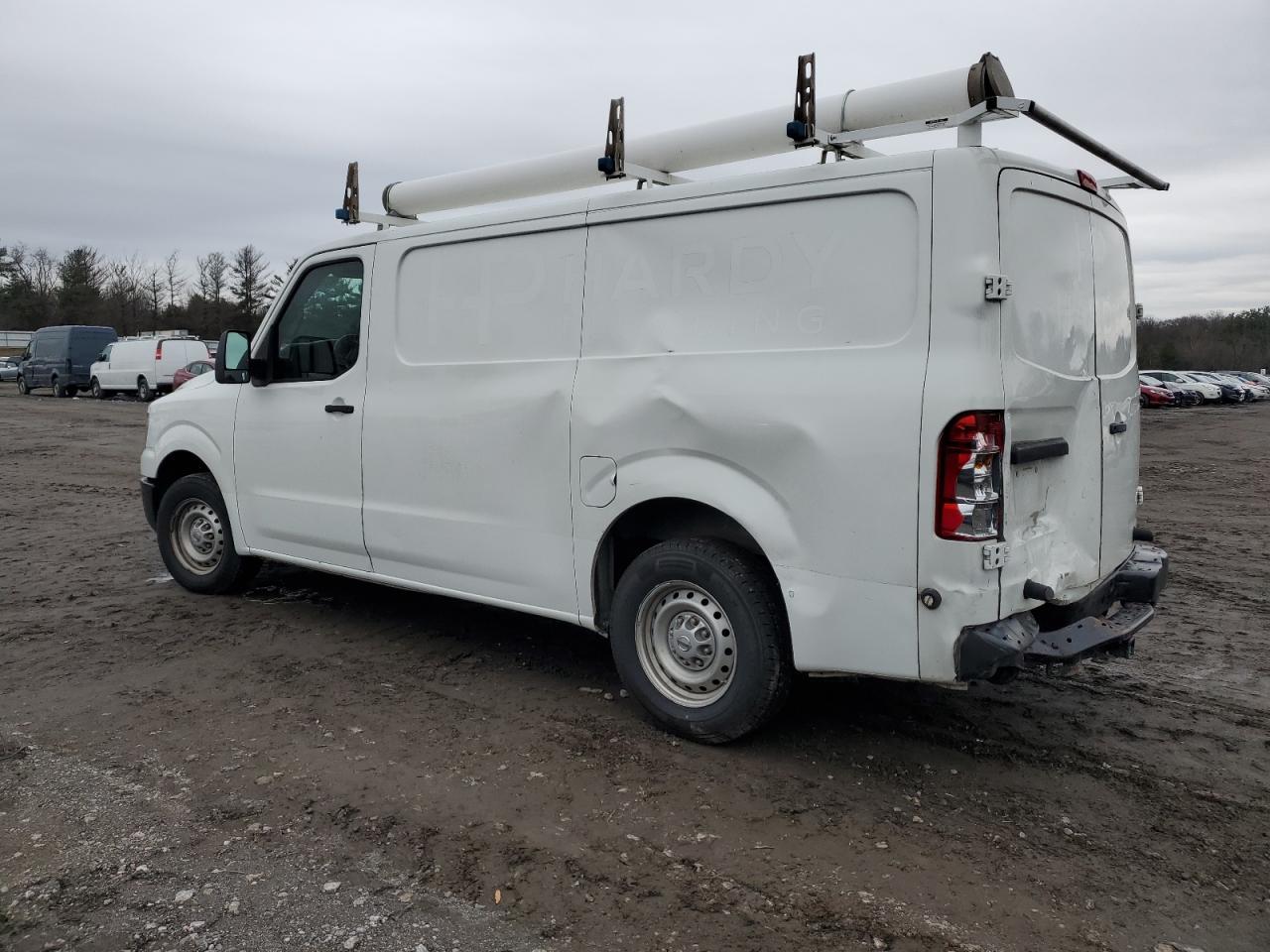 2015 NISSAN NV 1500 - Фото 2
