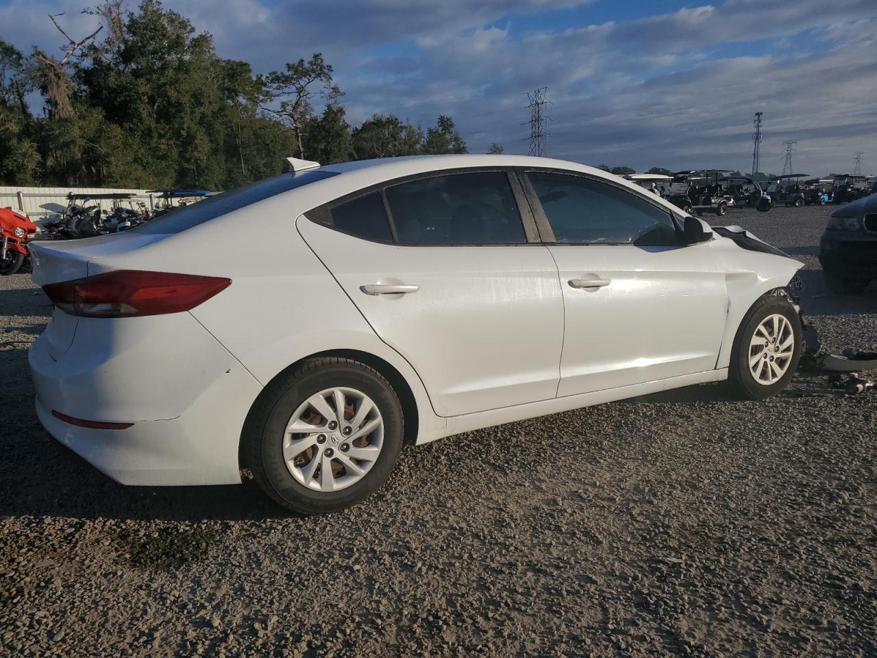 2018 HYUNDAI ELANTRA SE - Image 3