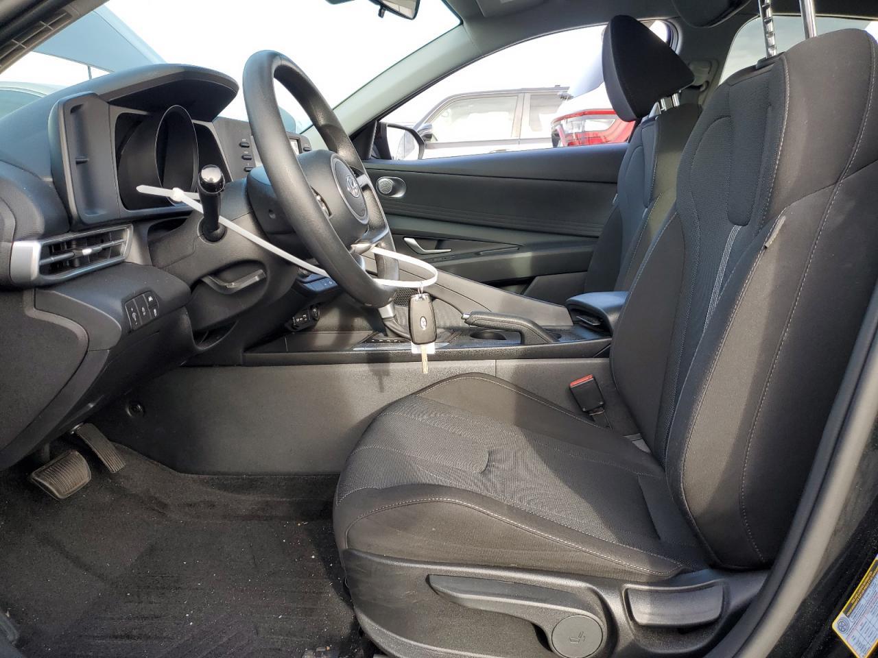 2023 HYUNDAI ELANTRA SE - Фото 7
