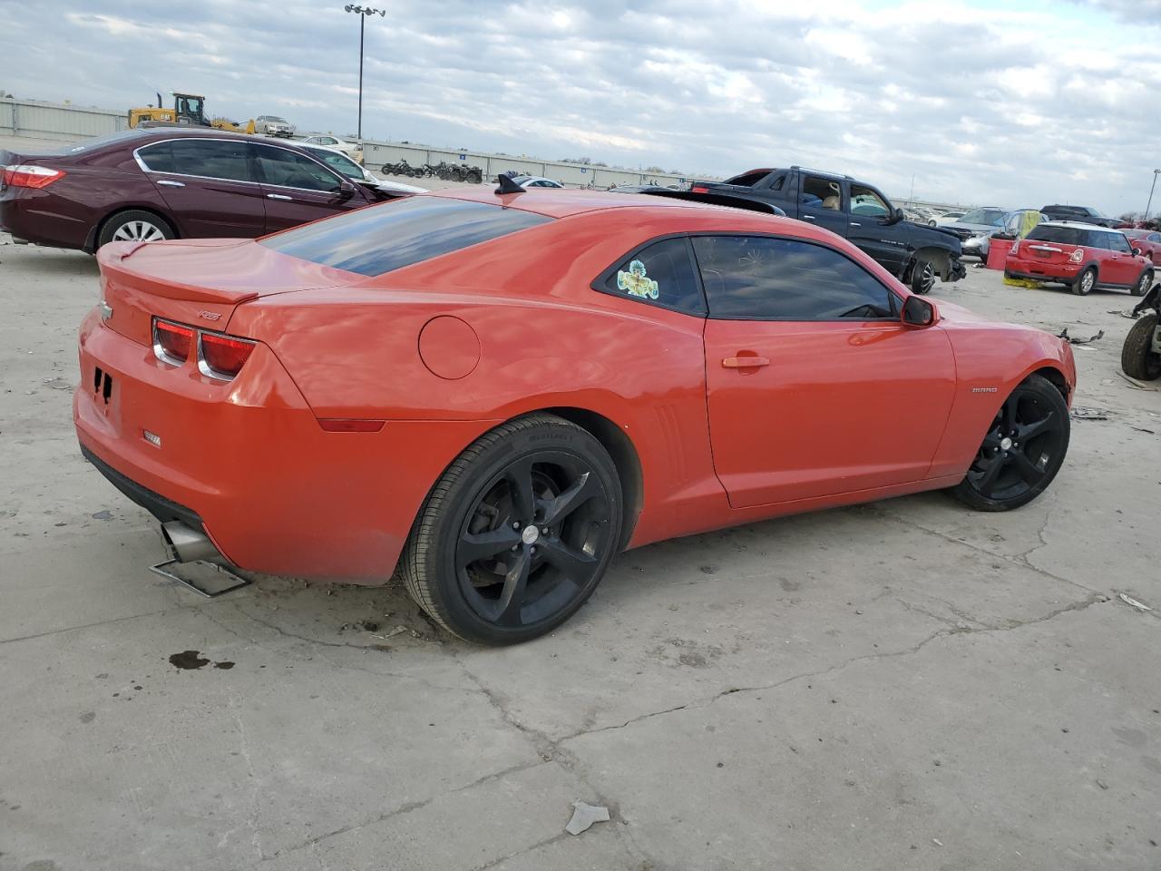 2011 CHEVROLET CAMARO LT - Image 3
