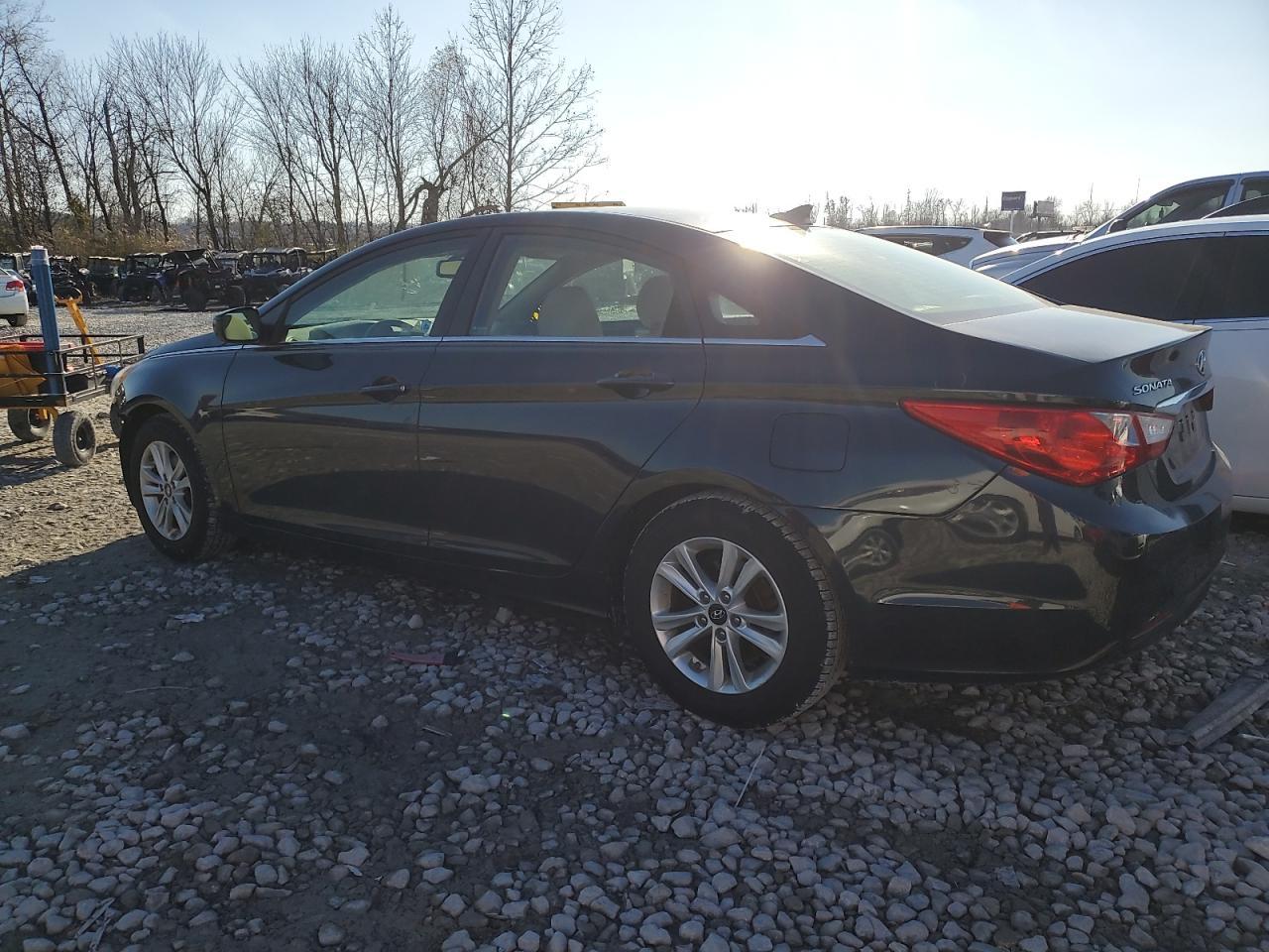 2013 HYUNDAI SONATA GLS - Image 2