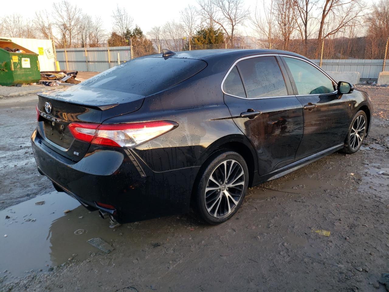 2020 TOYOTA CAMRY SE - Image 3