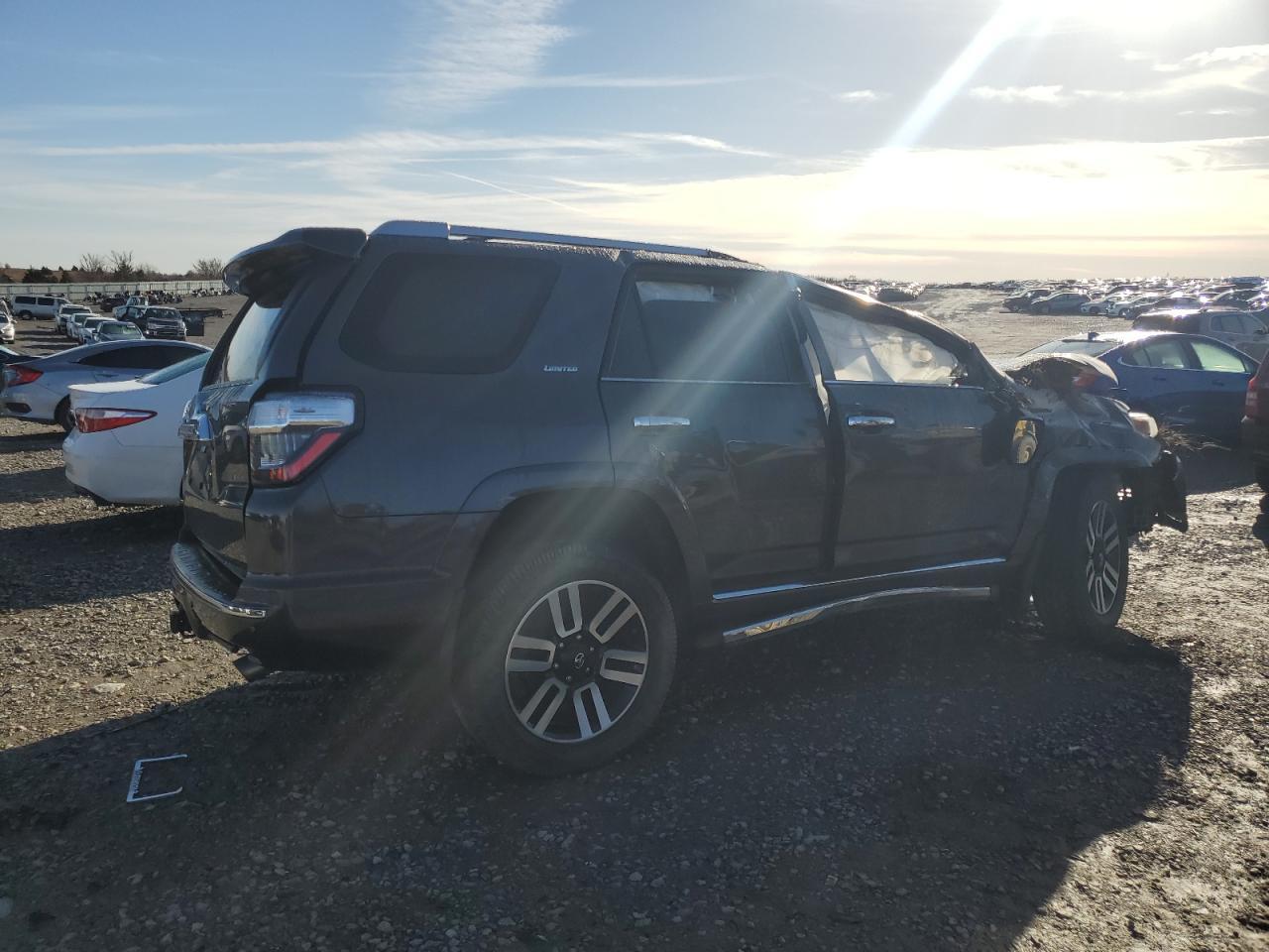 2019 TOYOTA 4RUNNER SR - Image 3