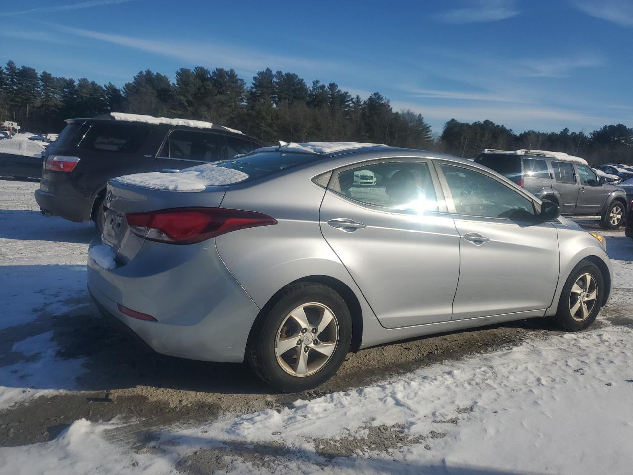 2015 HYUNDAI ELANTRA SE - Фото 3