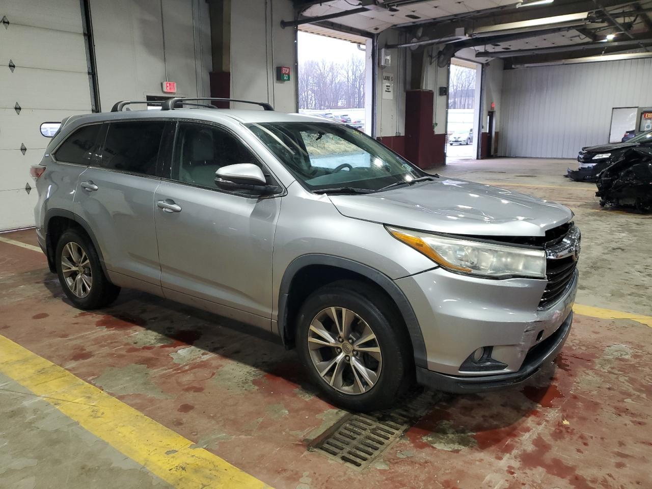 2015 TOYOTA HIGHLANDER - Image 4