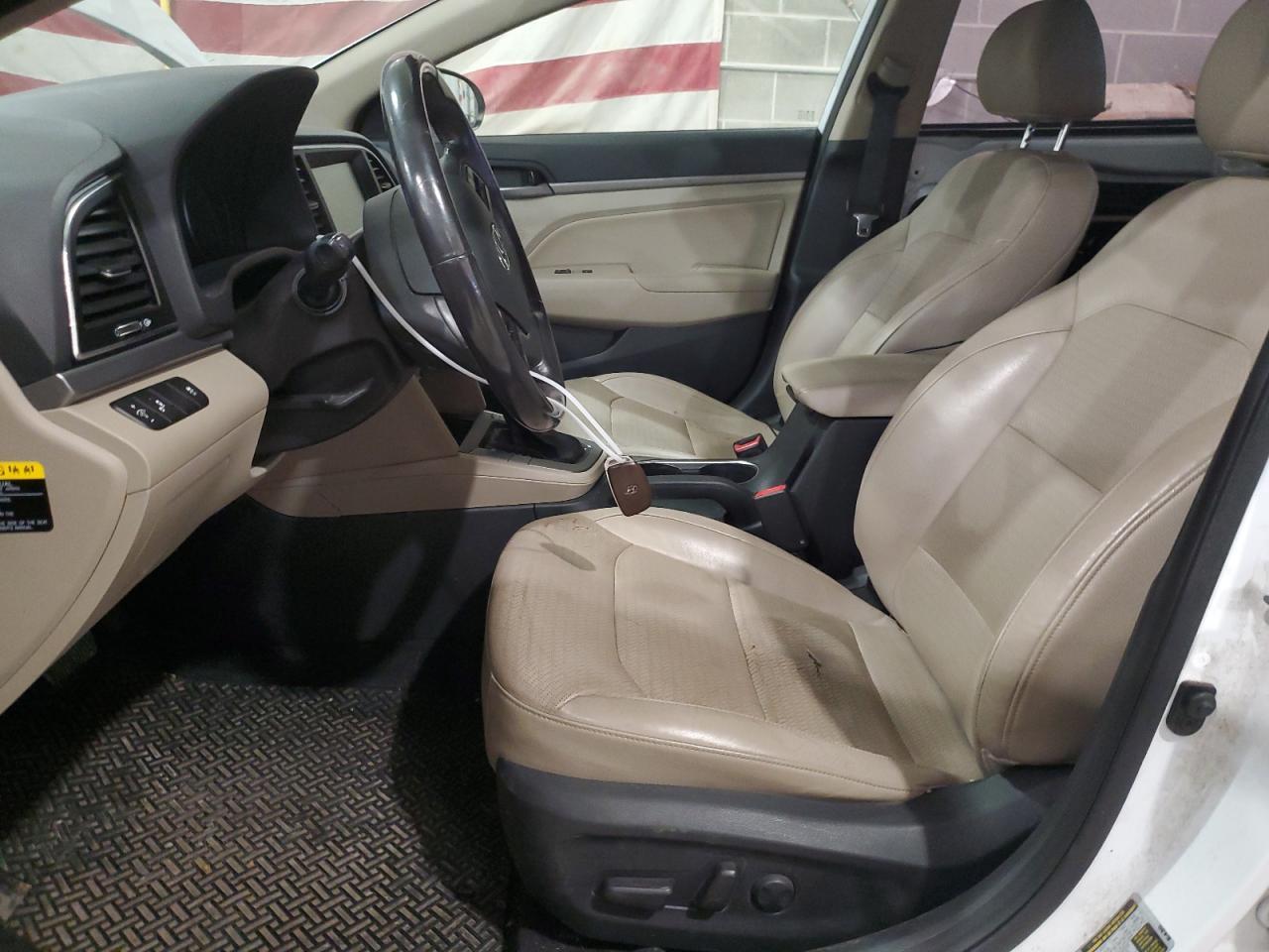 2017 HYUNDAI ELANTRA SE - Фото 7