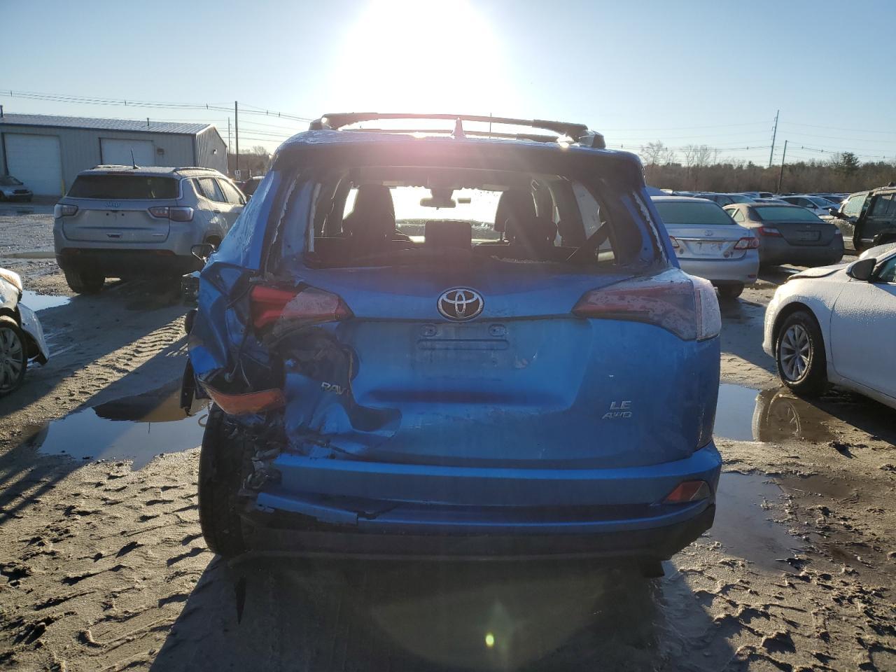 2017 TOYOTA RAV4 LE - Фото 6