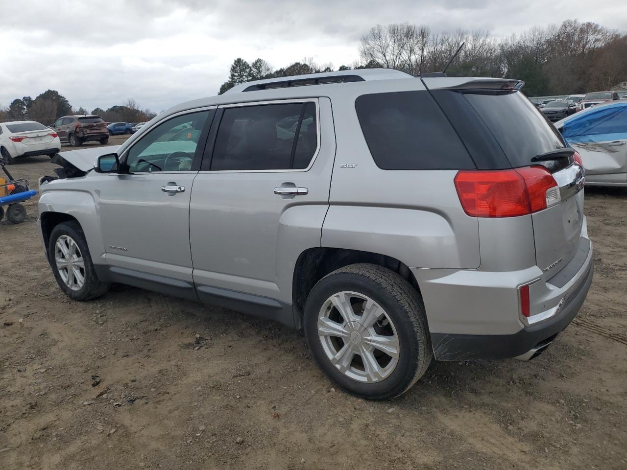 2016 GMC TERRAIN SL - Image 2