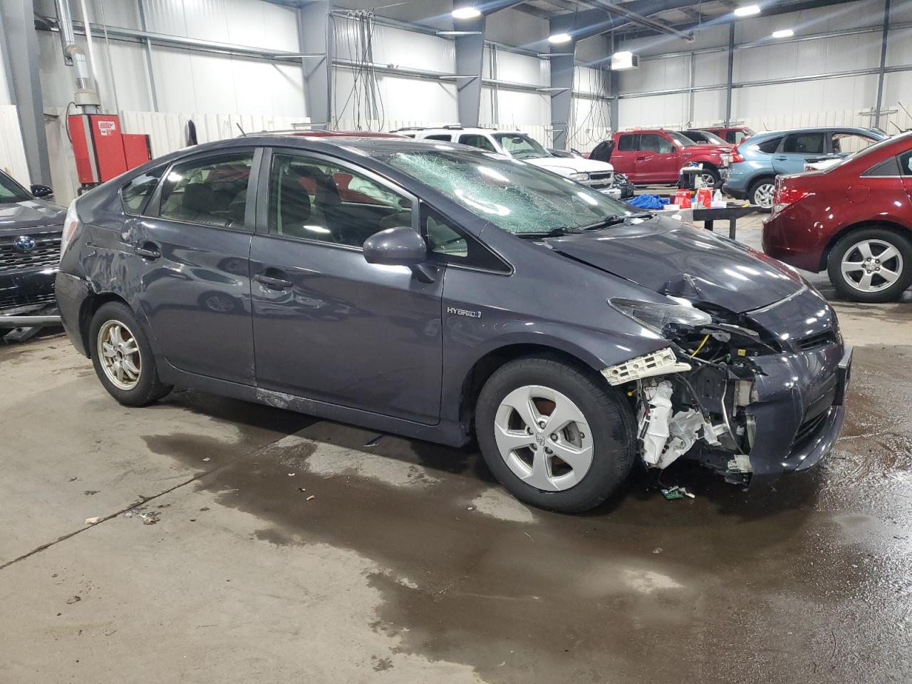 2015 TOYOTA PRIUS - Image 4