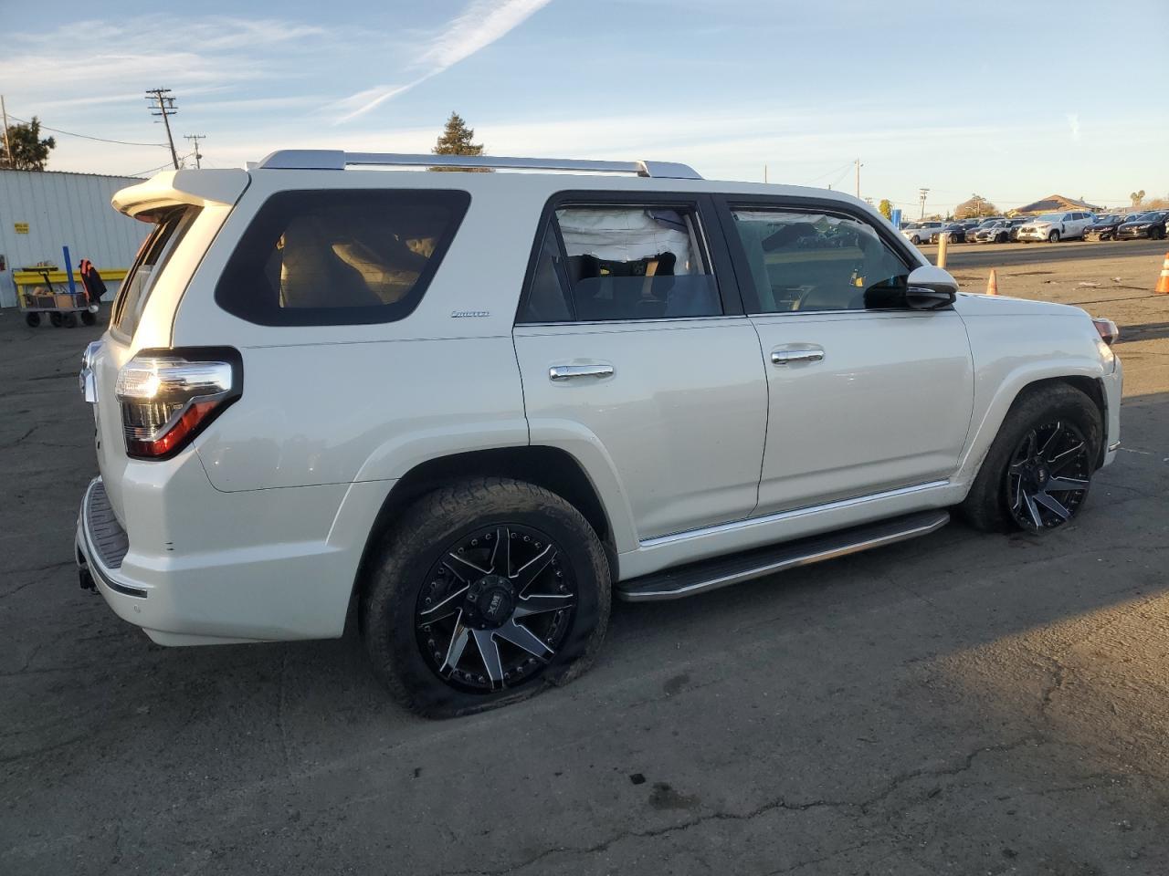 2020 TOYOTA 4RUNNER SR - Фото 3