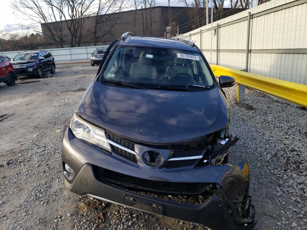 2015 TOYOTA RAV4 XLE - Image 5