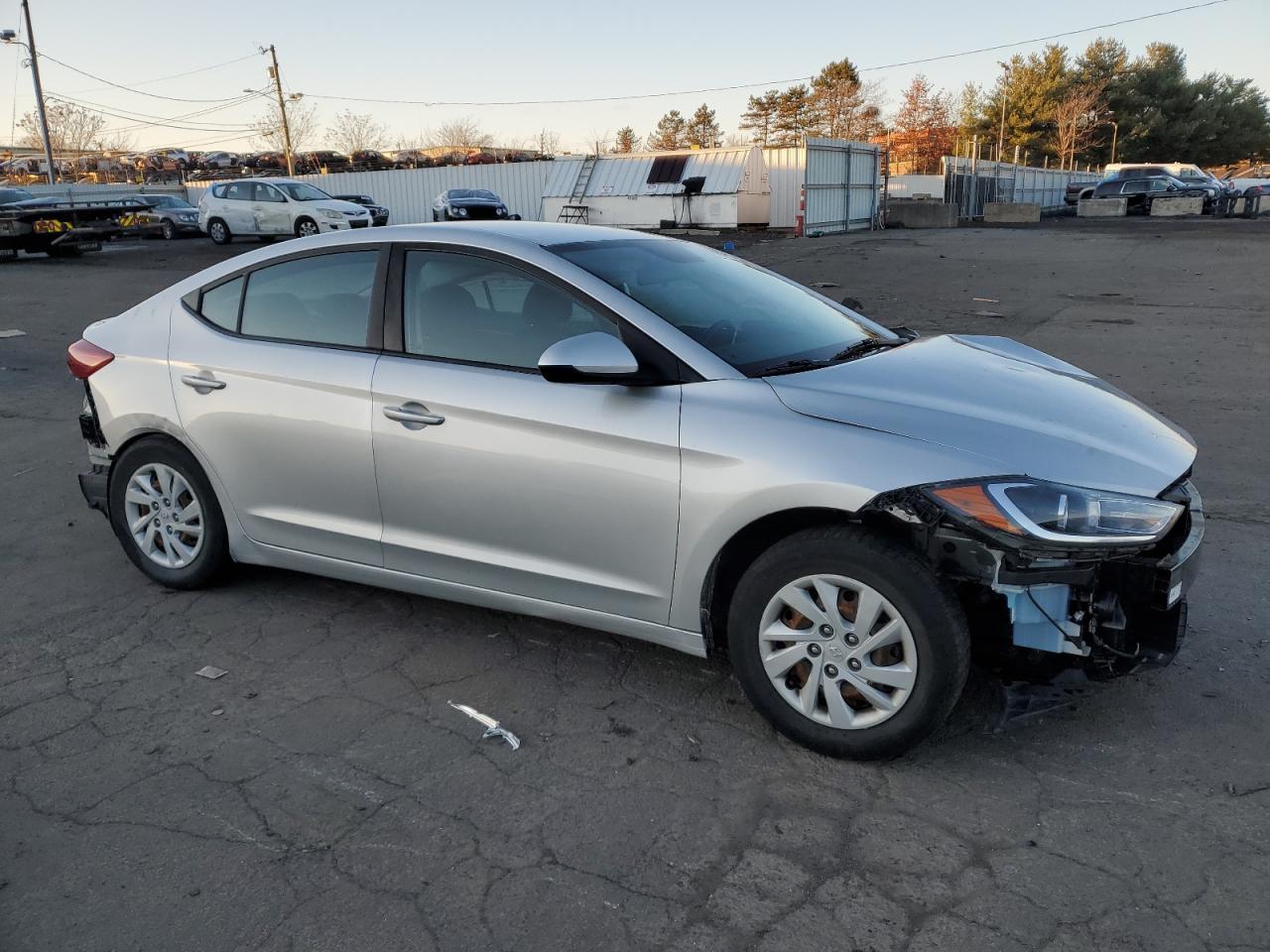2018 HYUNDAI ELANTRA SE - Image 4