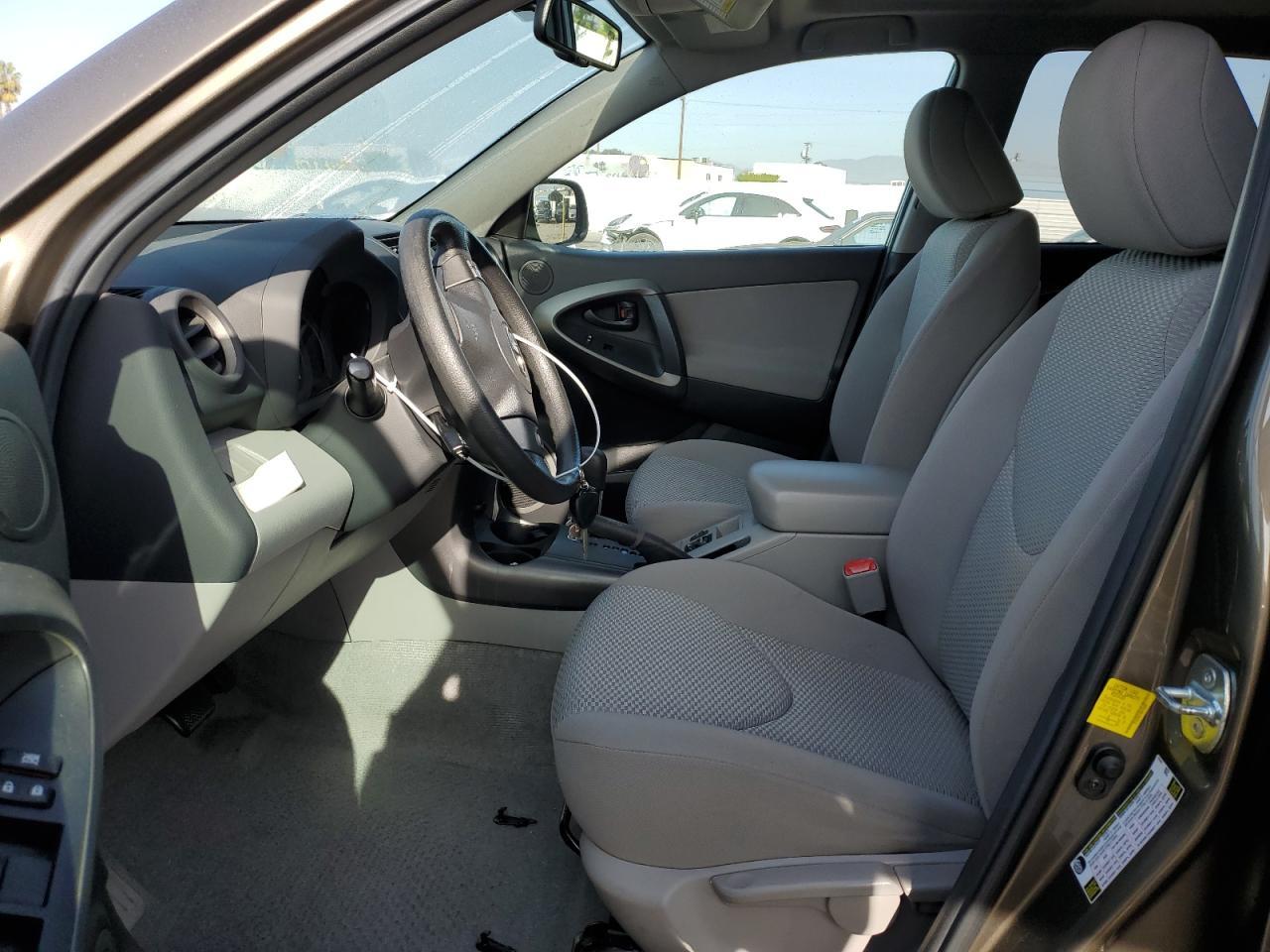 2011 TOYOTA RAV4 - Фото 7