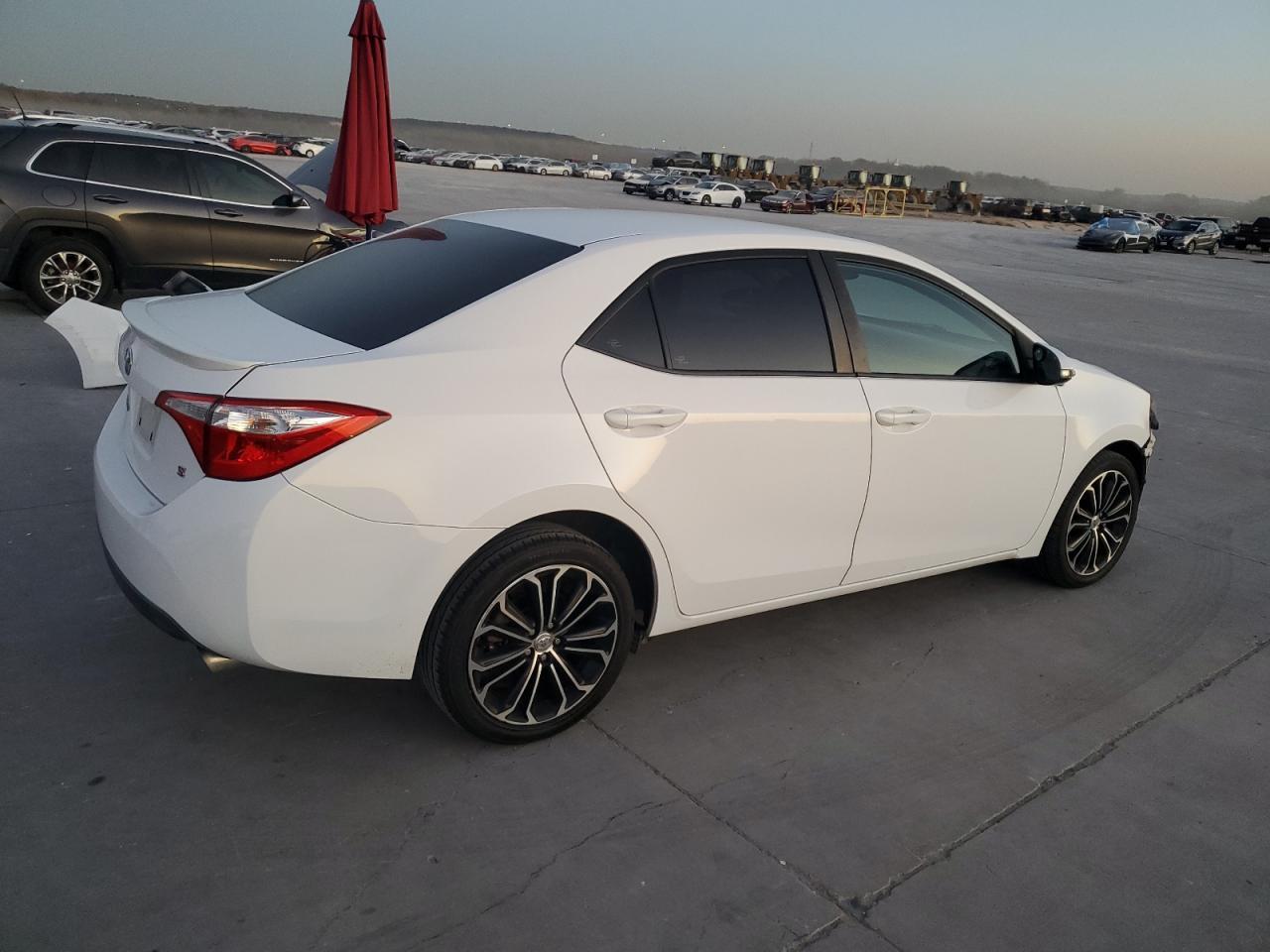 2015 TOYOTA COROLLA L - Image 3