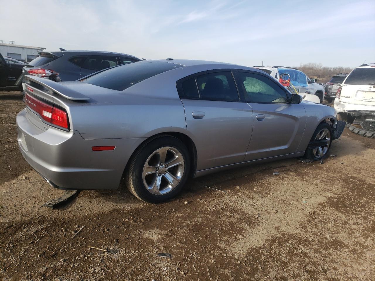2013 DODGE CHARGER SE - Фото 3