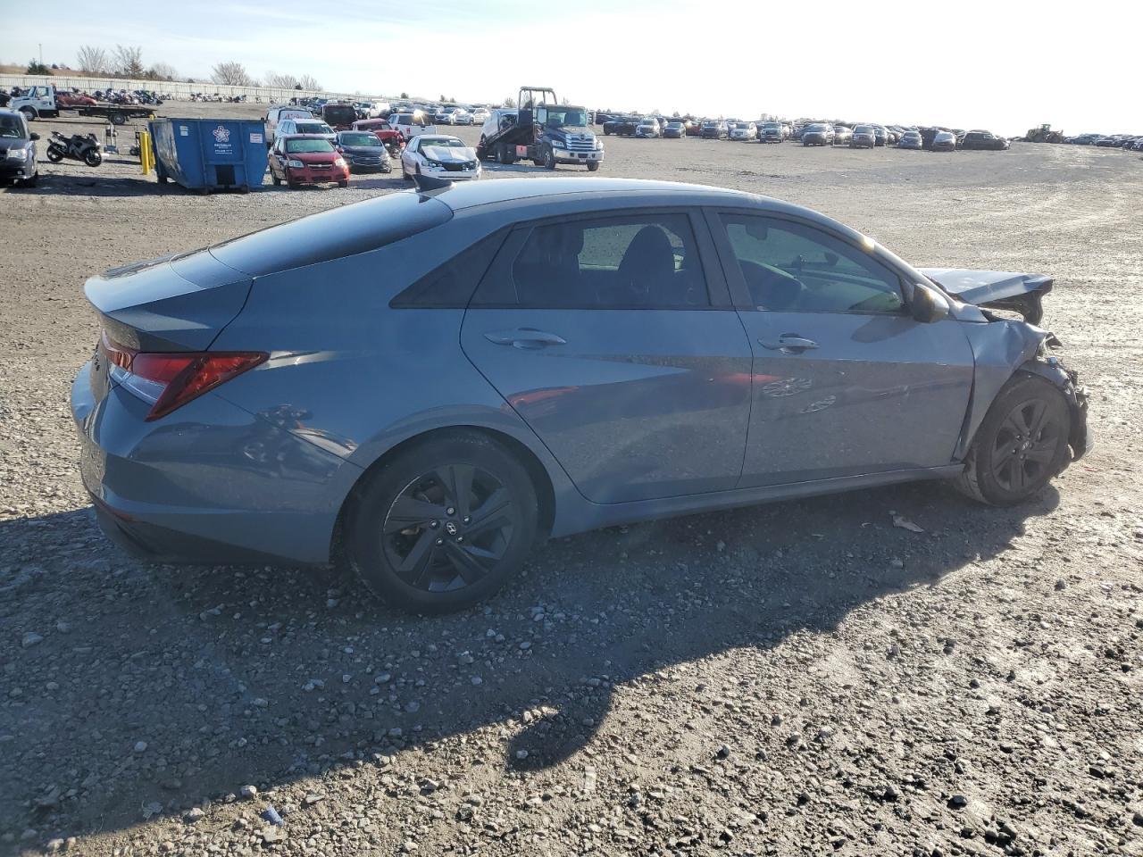 2022 HYUNDAI ELANTRA SE - Фото 3