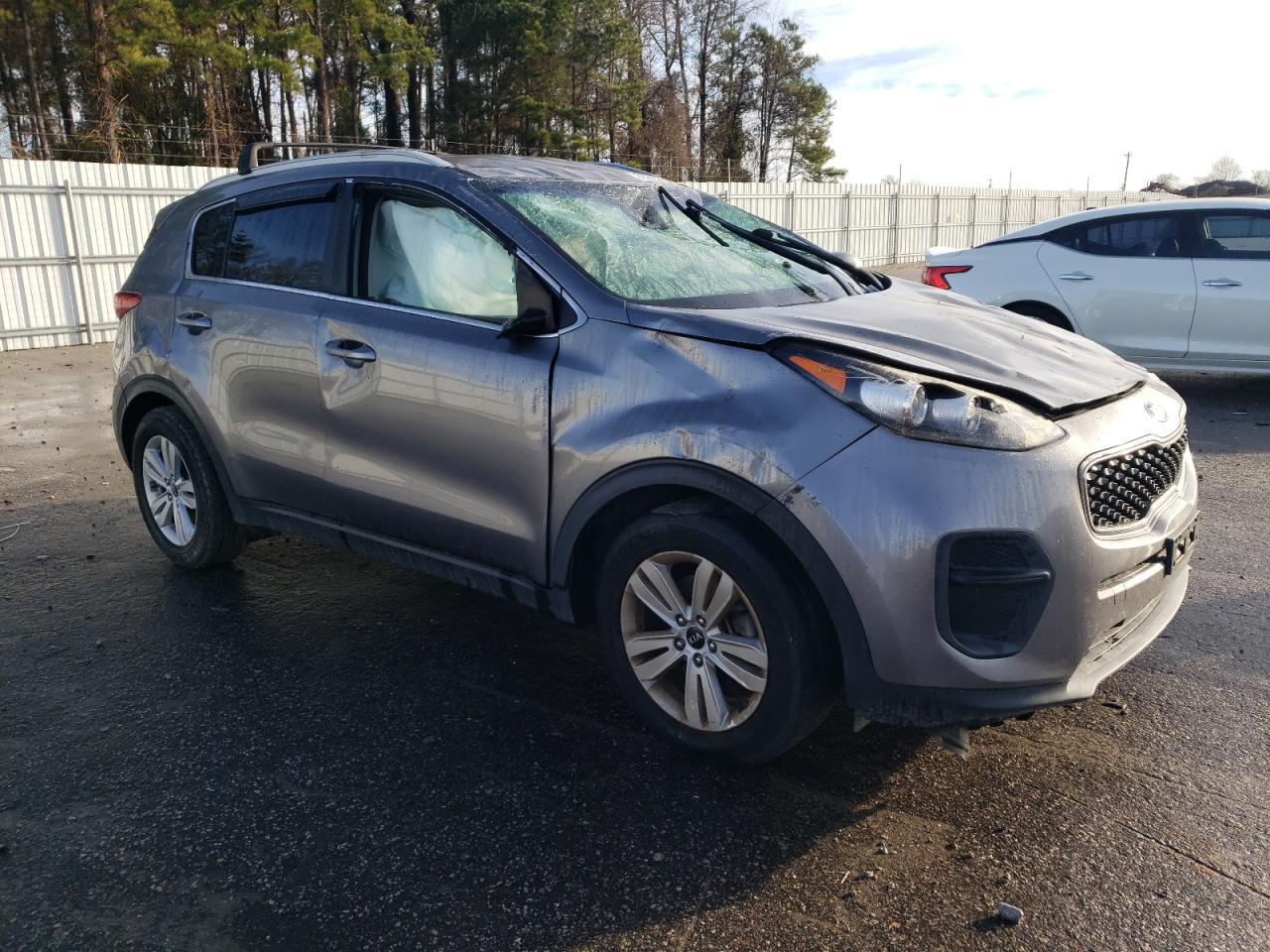 2017 KIA SPORTAGE L - Image 4