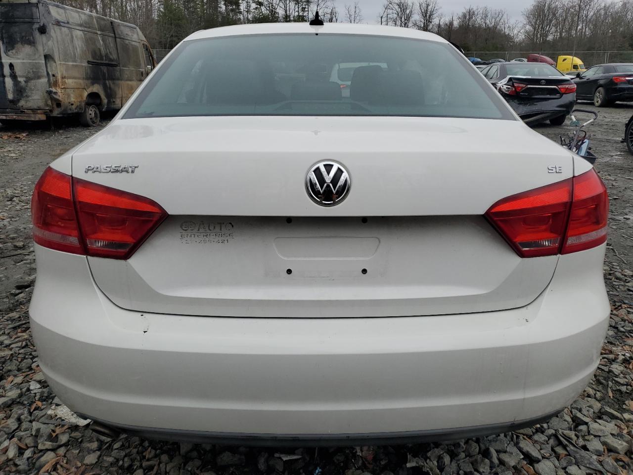 2013 VOLKSWAGEN PASSAT SE - Image 6