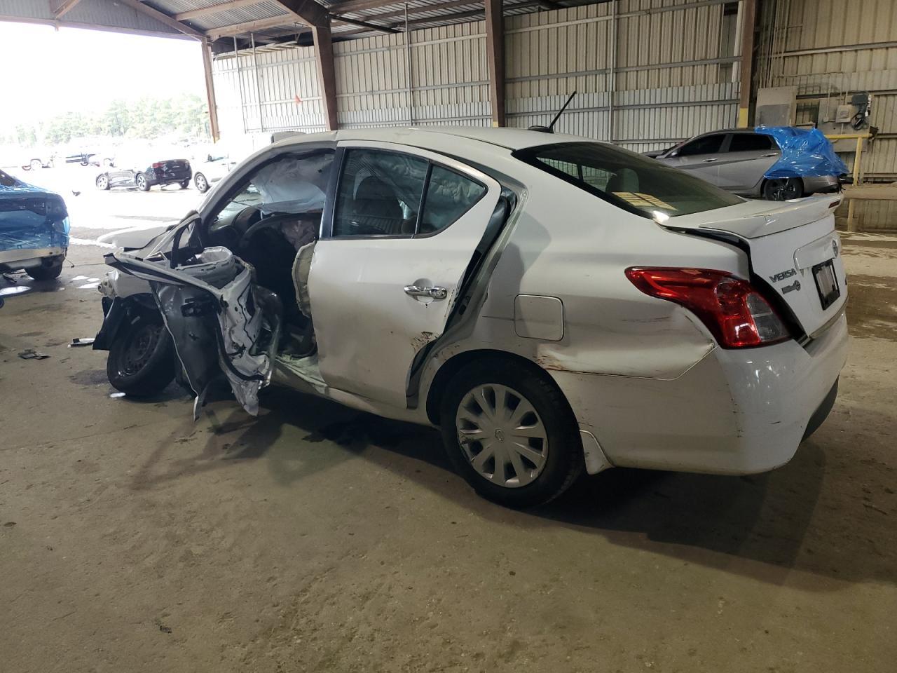 2016 NISSAN VERSA S - Фото 2