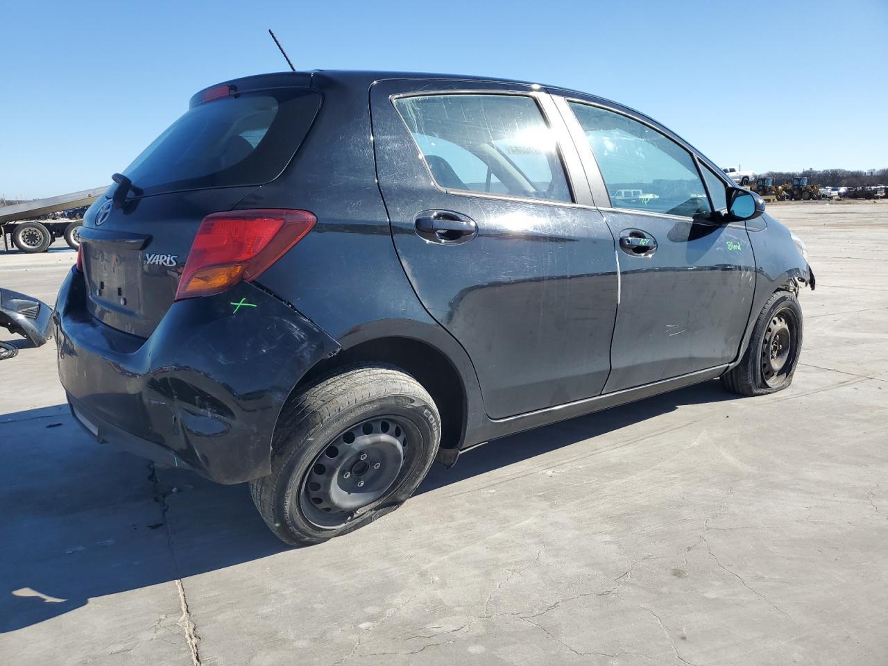 2015 TOYOTA YARIS - Фото 3