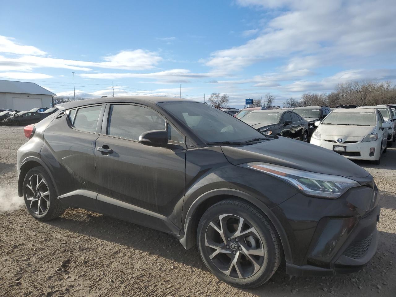 2022 TOYOTA C-HR XLE - Фото 4