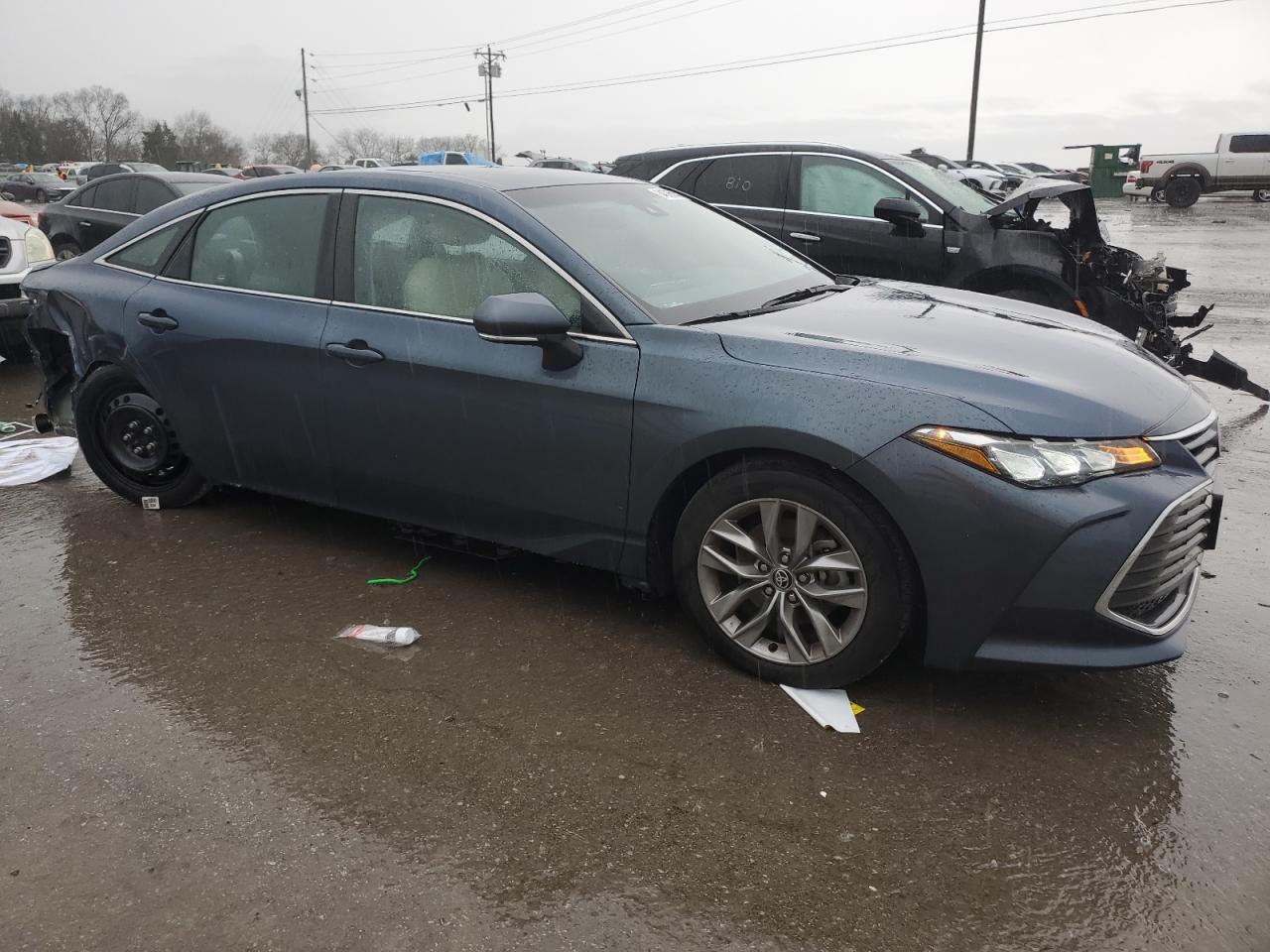 2022 TOYOTA AVALON XLE - Image 4